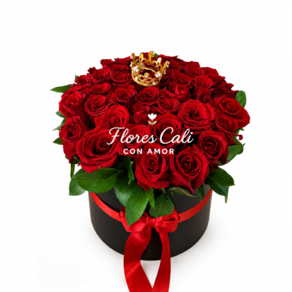 Cilindro de Rosas Rojas con Corona Dorada 29
