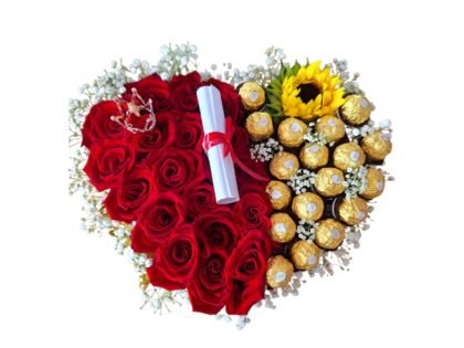 Caja Corazón con Rosas Rojas y Chocolates Ferrero Rocher 03